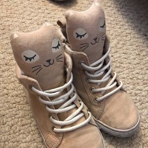 Size 9 toddler old navy shoes